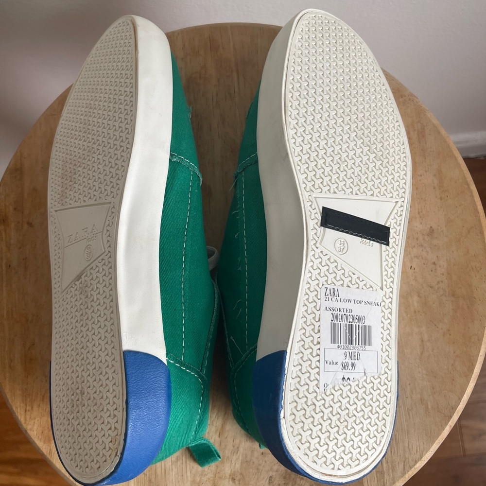 NWT Zara unisex sneakers size 6